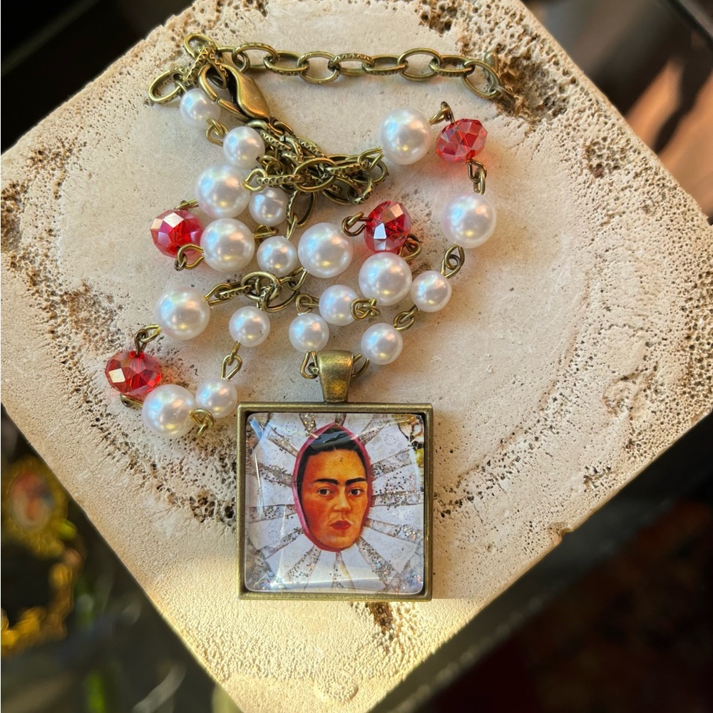 SOLD Frida Kahlo Art Pendant Necklace Vintage Beads - Picture 7 of 16